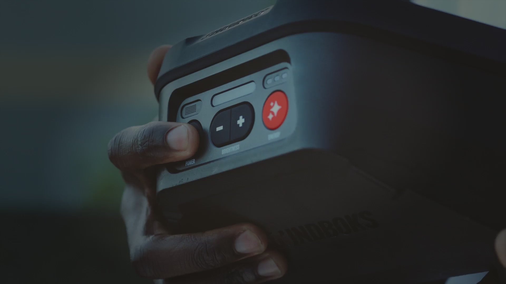 Charger la vidéo: 